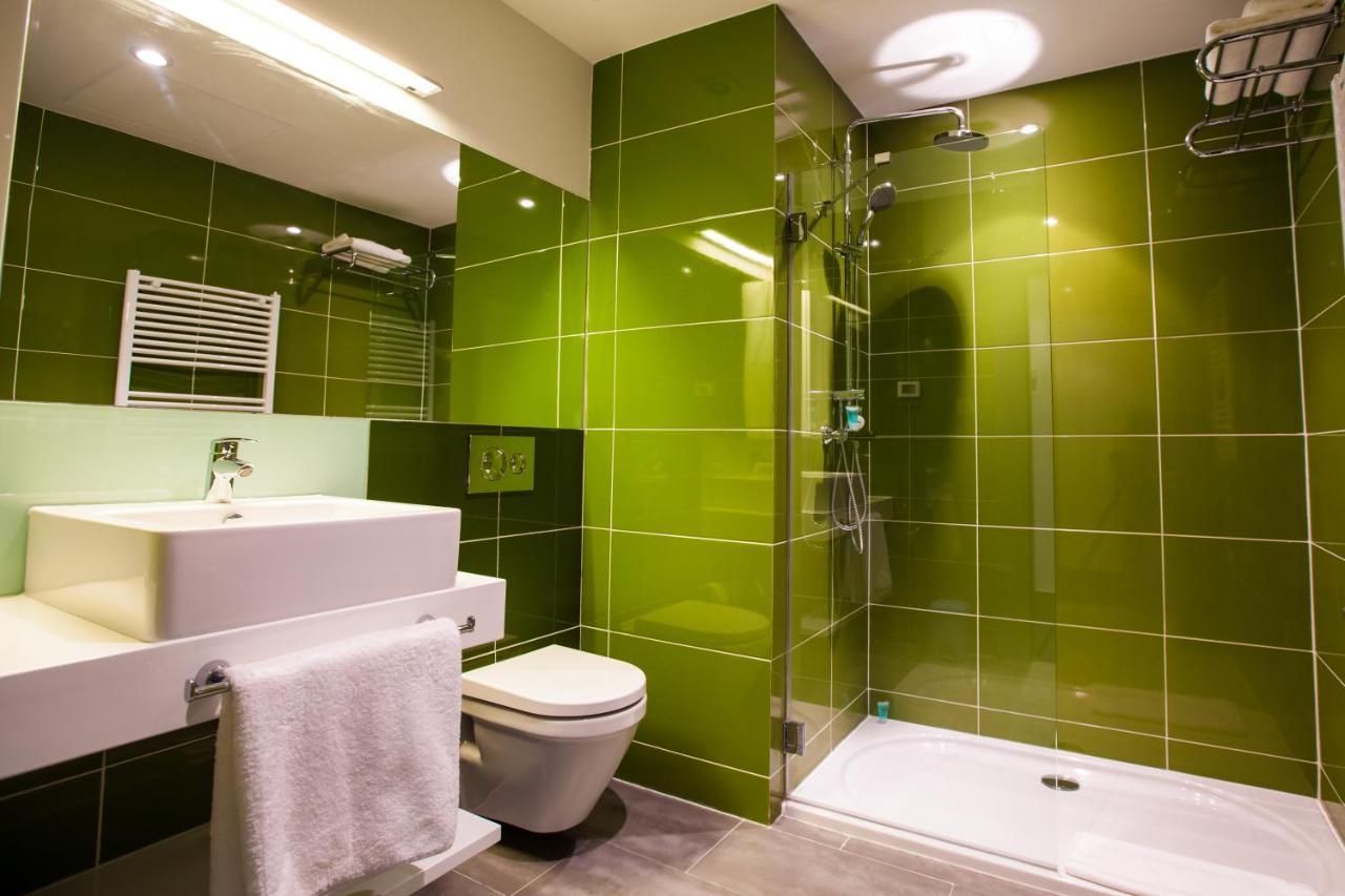 Chagala Ural Residence Atirau Kültér fotó
